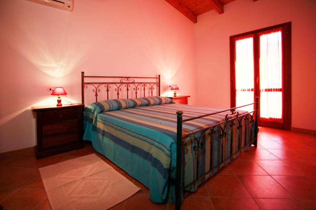 Agriturismo La Grotta Del Tesoro Santadi Rom bilde
