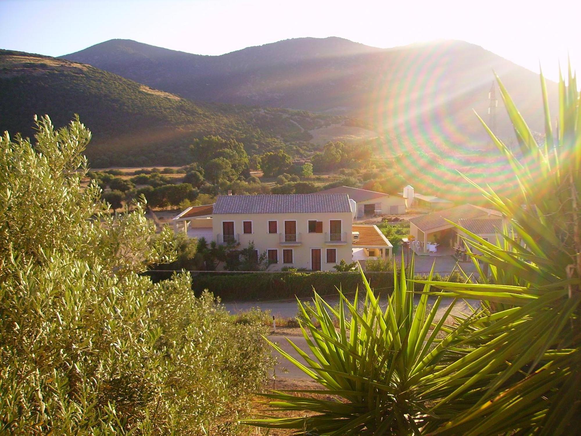 Agriturismo La Grotta Del Tesoro Santadi Eksteriør bilde