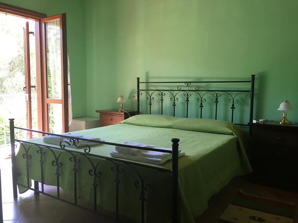 Agriturismo La Grotta Del Tesoro Santadi Eksteriør bilde